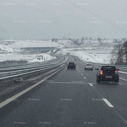 Ловеч: Възстановено е движението по път I-4 Микре - Голец