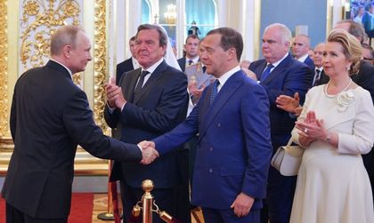 Очаквано: Путин предложи за премиер... Медведев