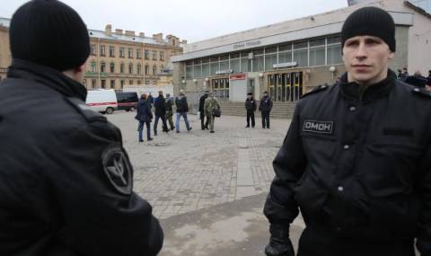 АРЕСТИ В САНКТ ПЕТЕРБУРГ! Заловена е банда азиатци, свързана с Ислямска държава!