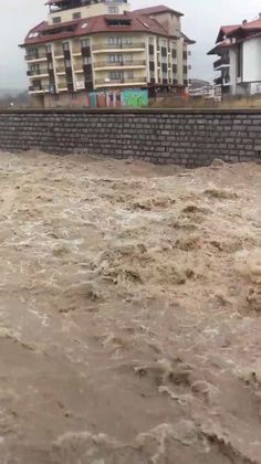 Кметът на Банско обяви бедствено положение (Видео)