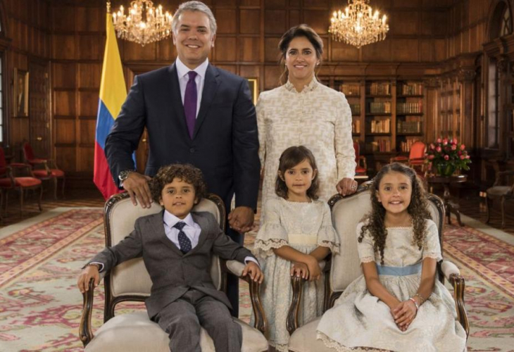Новият президент на Колумбия очарова света с прекрасното си семейство и невероятната му история с Мария