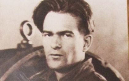 Никола Вапцаров „Аз паднах. Друг ще ме смени и... толкоз. Какво тук значи някаква си личност?!“