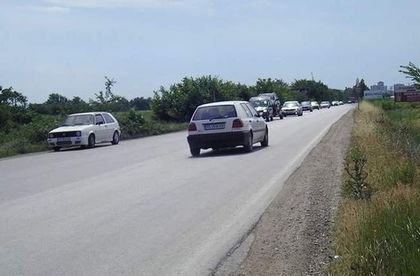Мъртвопиян шофьор с над 3 промила тръгна да се прибира, засякоха го на Голямоконарско