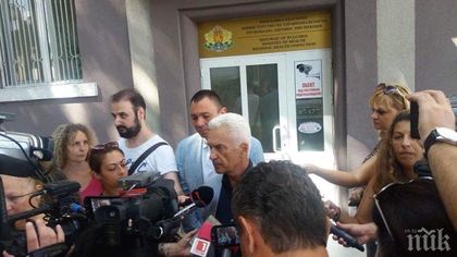 Волен Сидеров иска оставката на шефа на РЗИ-Бургас - бил роднина на Валери Симеонов, рекетирал по Черноморието под натиск