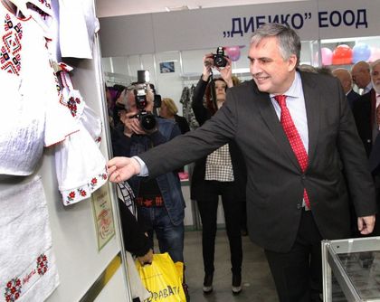 Ивайло Калфин: 55 млн. лв. тръгват за бизнеса на хората с увреждания