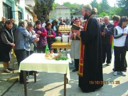 Свещеник посочи на Разпети петък кои са горчивите плодове на безбожието