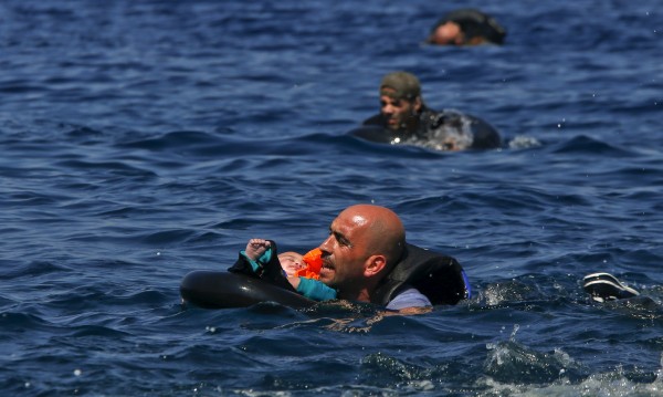 Италианският флот спаси 1800 мигранти за денонощие