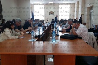 ОбС – Разлог реши: За 297 хил. лева продават минералната баня с над 5 дка имот в село Баня, кандидат-купувачите са децата на съдия-изпълнителя Г. Цеклеов