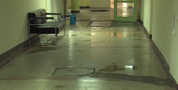 Продължава разчистването и дезинфекцията на наводнените болници в Пловдив
