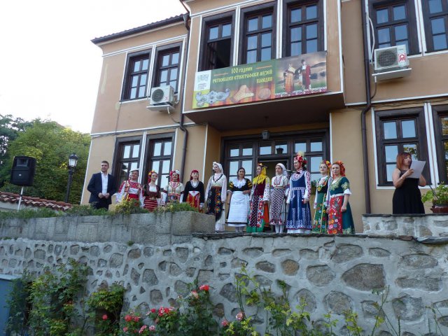 Филм, ревю и магическа музика за юбилея на Етнографския (СНИМКИ)