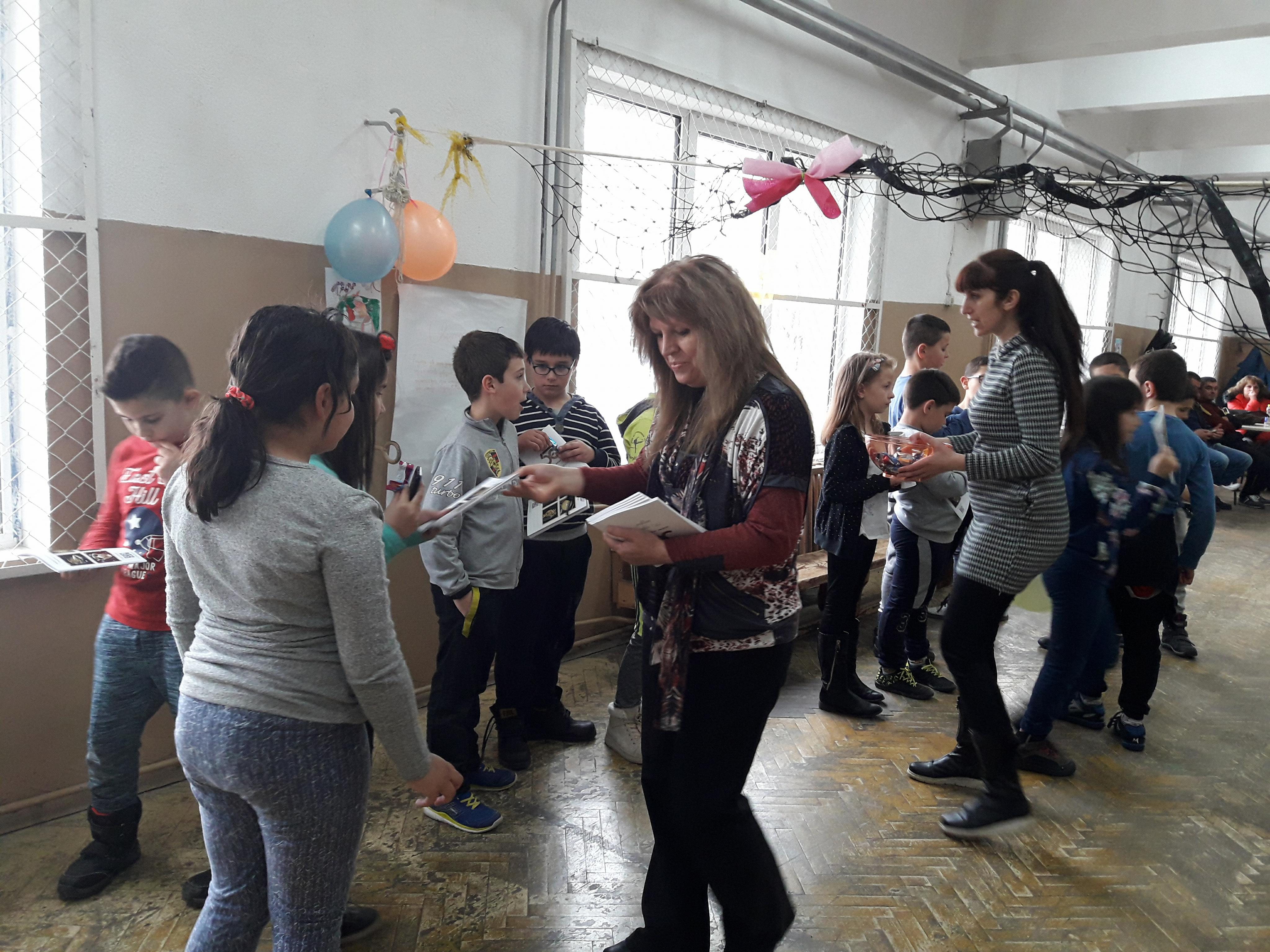 Родители и ученици играят заедно в СУ “Нешо Бончев”