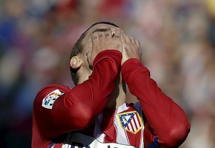 Атлетико стъпи на криво, изостана от Барса (ВИДЕО)