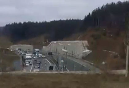 Километрично задръстване на АМ