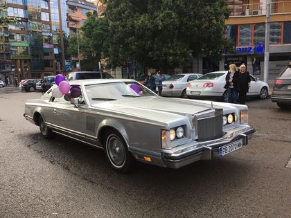 Американски класики събраха погледите пред Новотела (СНИМКИ)