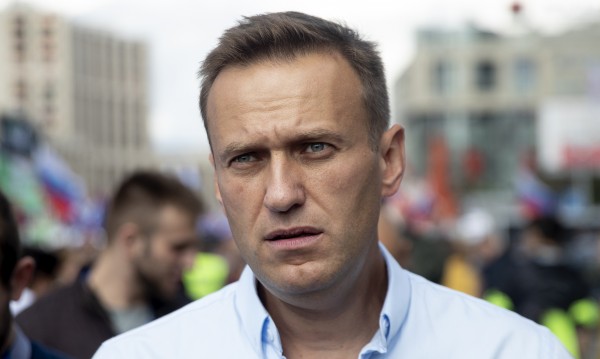 Изписаха Навални от болницата, върнаха го в затвора