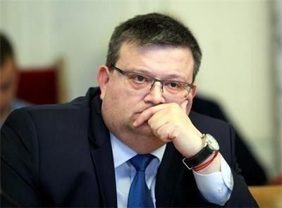 Сотир Цацаров отговори на Слави Трифонов за референдума: Трите „ДА” станаха задължителни