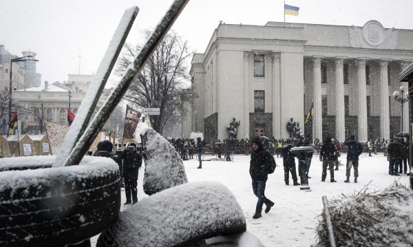 Полицаи vs. привърженици на Саакашвили в Киев