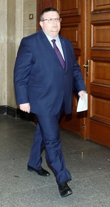 Цацаров поиска промяна в Наказателния кодекс за длъжностните престъпления