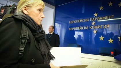 БСП внесе сигнал до ОЛАФ по скандала "Ало, Банов съм"