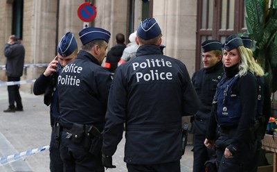 Полицай бе нападнат с нож в центъра на Брюксел