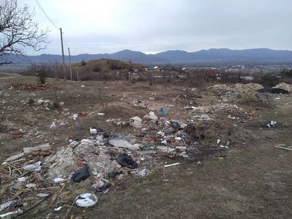 Пловдив: Община Карлово почисти нерегламентирано замърсяване в местността „Могилата“
