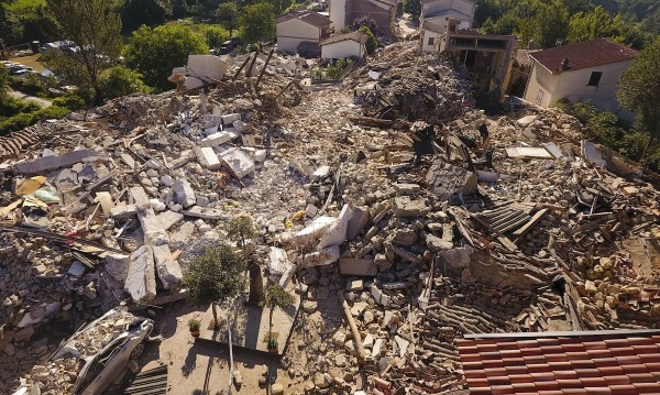 След трусовете: В Италия вече шестват мародери