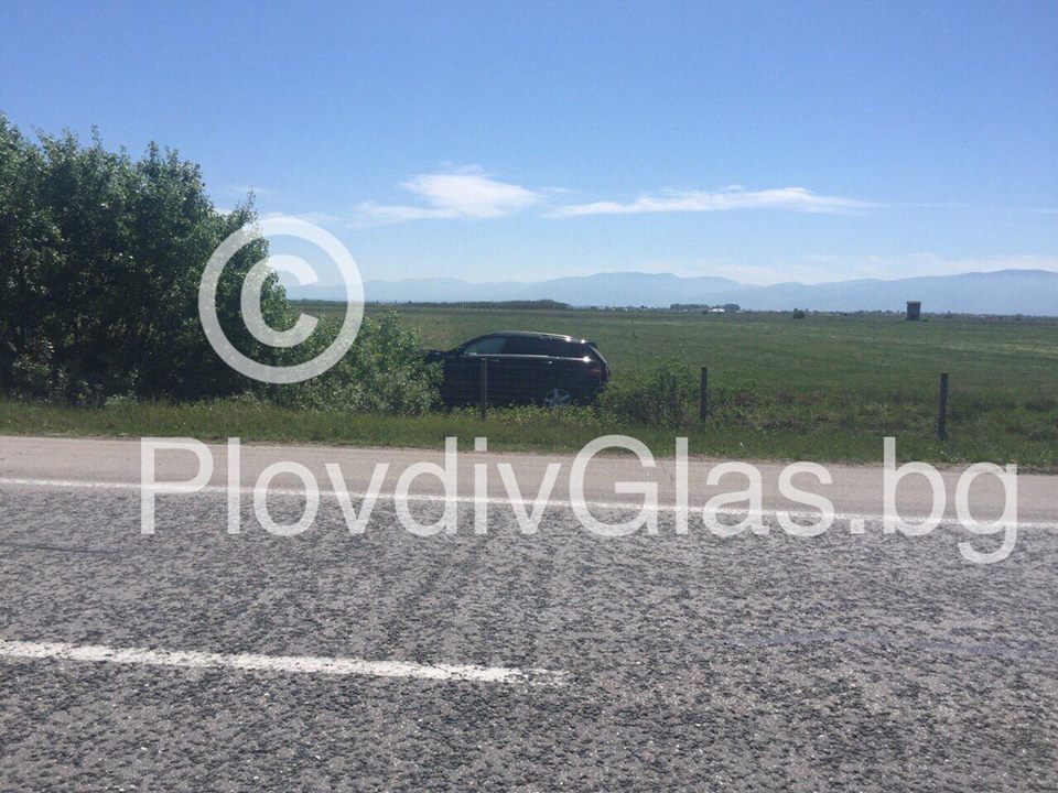 ЕКСКЛУЗИВНИ СНИМКИ В PlovdivGlas: Крушарски катастрофира на път за Стара Загорa