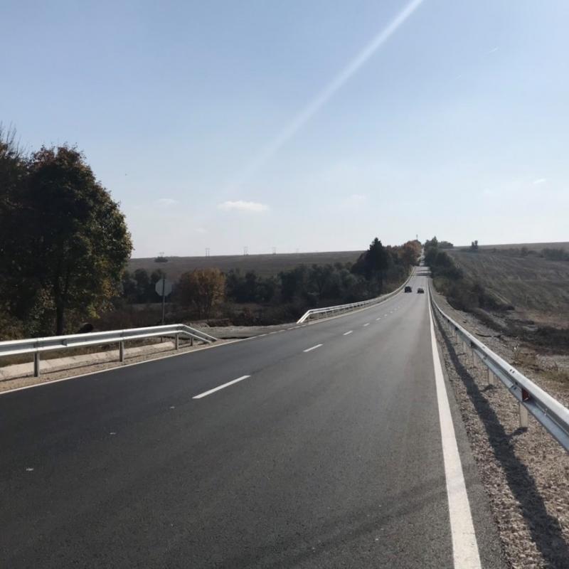 Благоевград: Ограничено е движението по главен път Е-79 в участъка Кресна – Долна Градешница при км 402 поради ремонтни дейности на моста на жп линия София - Кулата