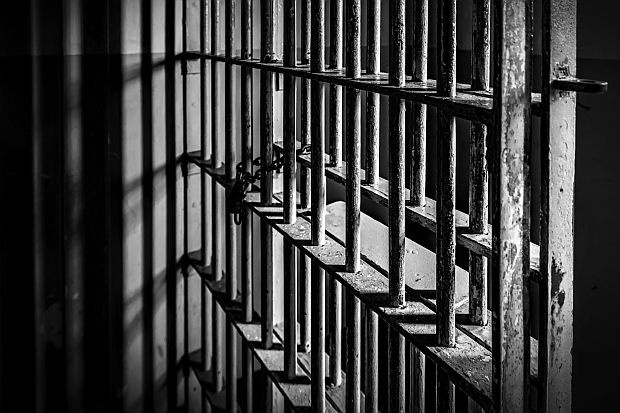 Затворник поиска 10 хил.лв. обезщетение заради отказ да му се осигурят здравни грижи