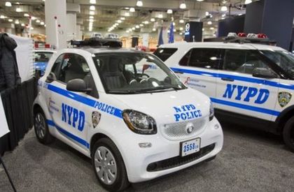 Полицията в Ню Йорк избира Smartfortwo (СНИМКИ)