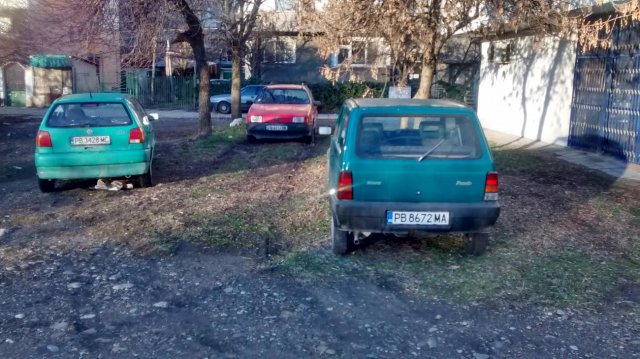 Градско опълчение срещу джигитите, които газят паркове и градини (СНИМКИ)