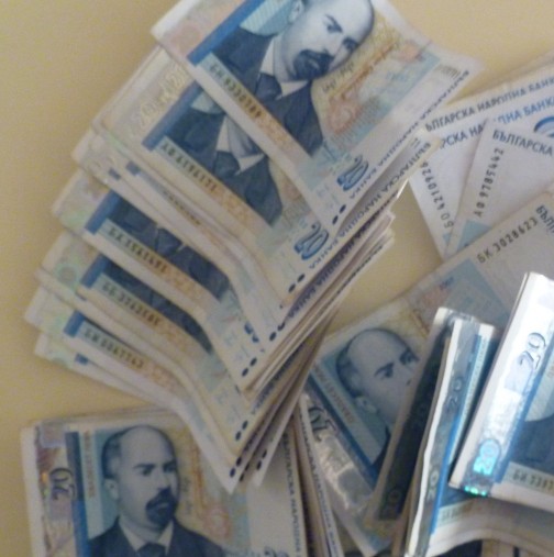 Това се случва в България: Баща продаде дъщеря си на изплащане