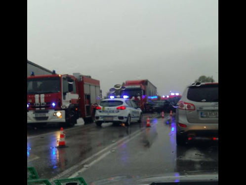 Двама в болница след тежка катастрофа край Пловдив