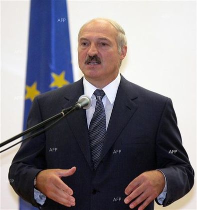 „Независимая газета“: Лукашенко възобнови лавирането между Изтока и Запада