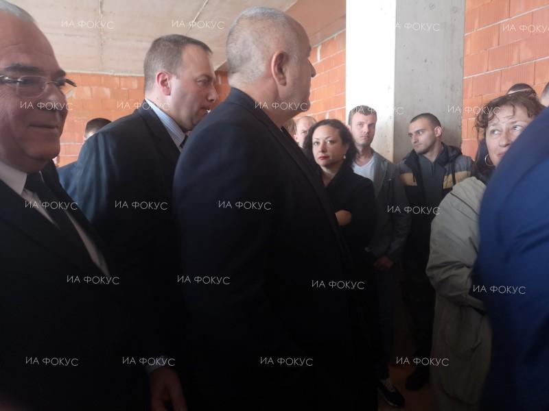 Премиерът Бойко Борисов: Не може строежът на новия корпус на УНСС да стои като “паметник на културата“, защото студентите трябва да учат