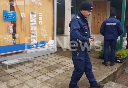 Смразяваща гледка на оживена улица във Враца, на мястото гъмжи от полиция (СНИМКИ)
