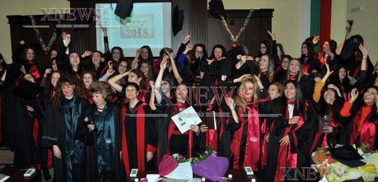 50 медицински сестри и акушери се дипломираха в медицинския