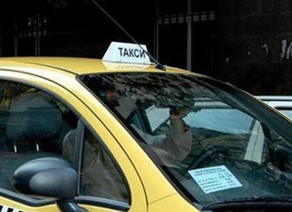 Трима обраха такси на "Васил Априлов" в Пловдив, сгащиха ги