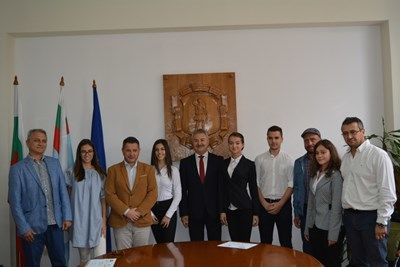 Петима гимназисти управляваха община Монтана днес