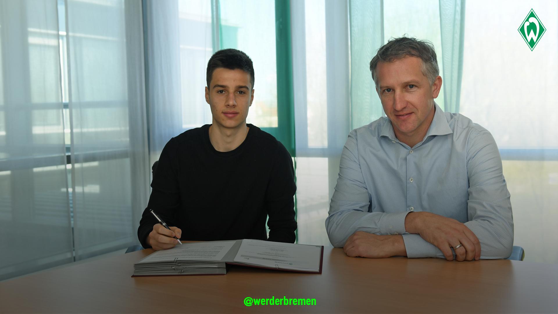 Илия Груев-младши подписа професионален договор с Вердер