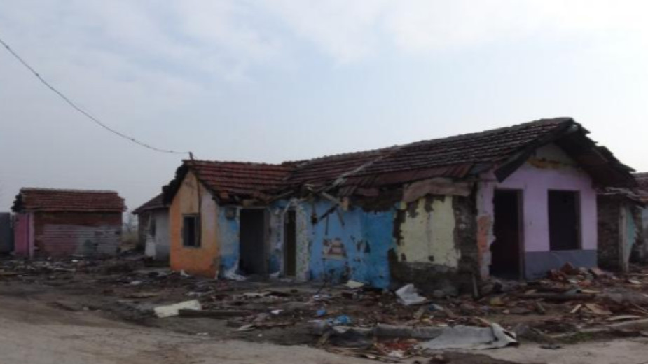 До месец съдът казва законно ли е съборена къщата на биячите от Войводиново