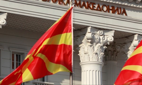 ЕС отложи старта на преговорите с Тирана и Скопие за октомври