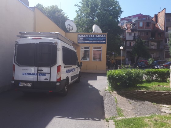 Кюстендил: Полицейска операция се провежда в офис на една от кабелните телевизии в града