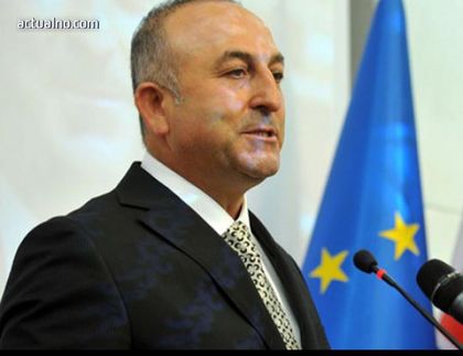 Чавушоглу: Политиката на Тръмп към Турция е самоунищожителна