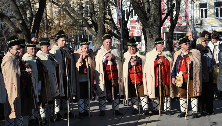 Канят на Коледуване в центъра на Русе