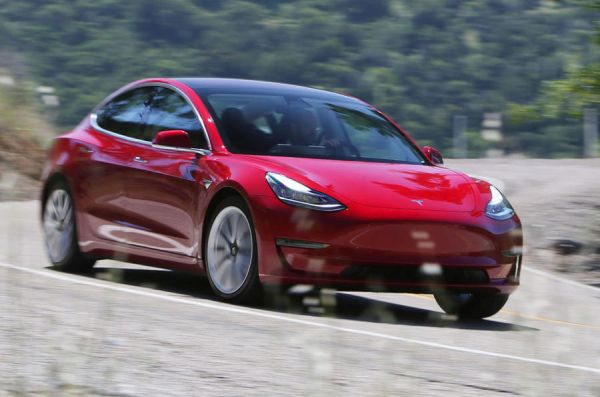 Tesla обяви цените на Model 3 за Европа И на Стария континент все още няма да се продава най-евтината модификация
