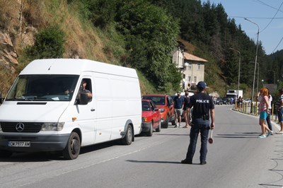 Протестиращи затвориха 6 пъти по 20 минути пътя Смолян - Пловдив, брани прокуратурата