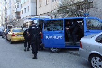 Издърпаха обица от ухото на 3-годишно момиченце
