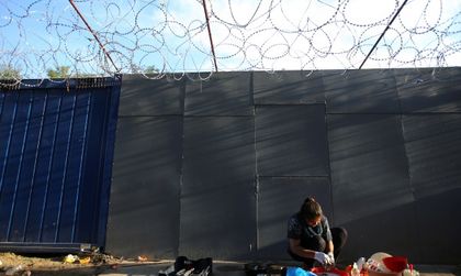 В бран от мигрантите: Унгария строи умна ограда