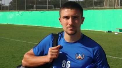Няколко юноши се потят в почивния ден на Левски